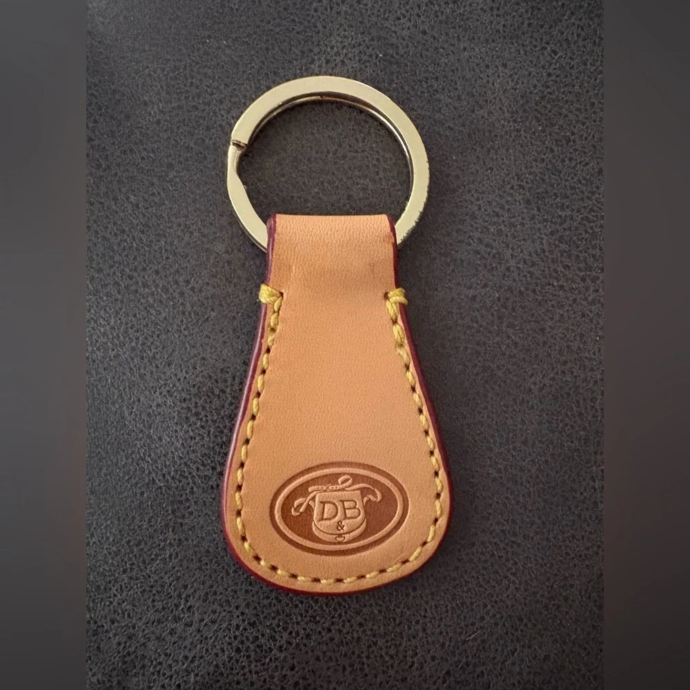 Dooney & Bourke Women’s Light Tan Leather Keychain NWOT Gold FOB key ring‎
